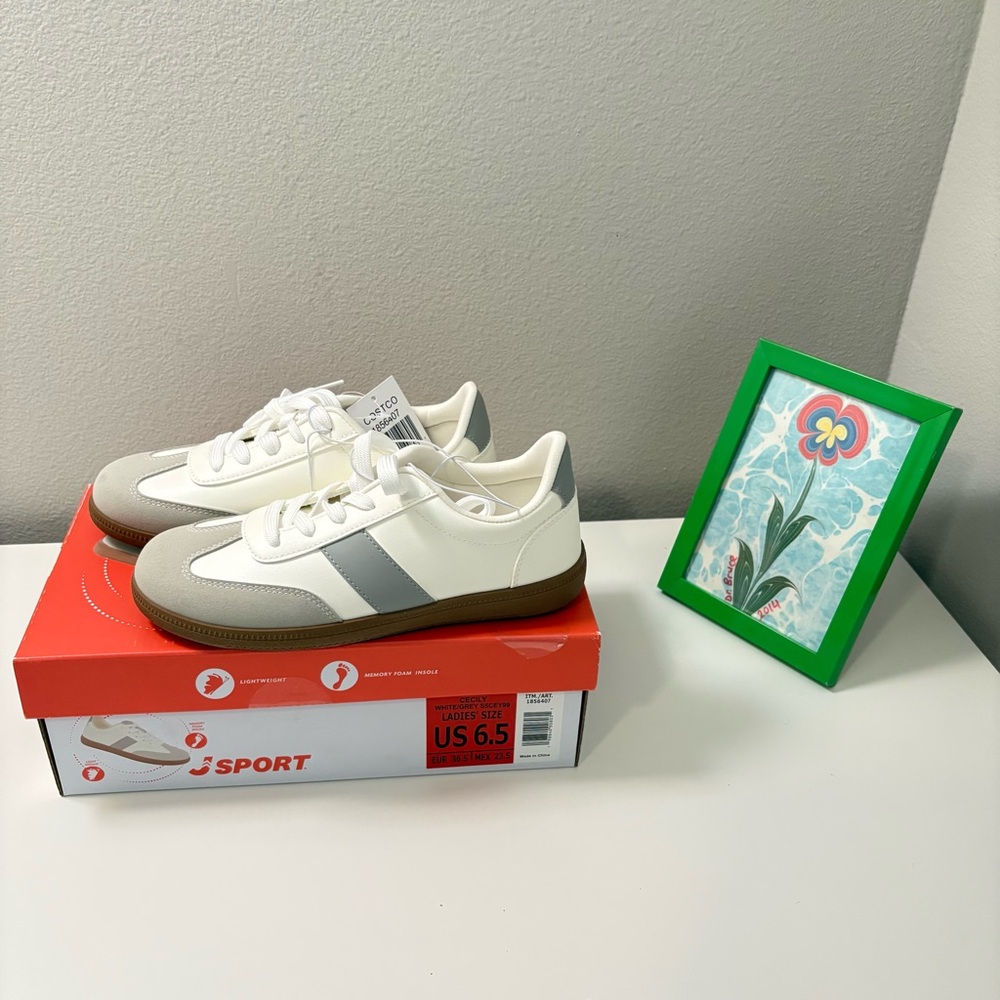 JSport Ladies' shoe, Size 6.5 and 6, Color White Grey, NWT